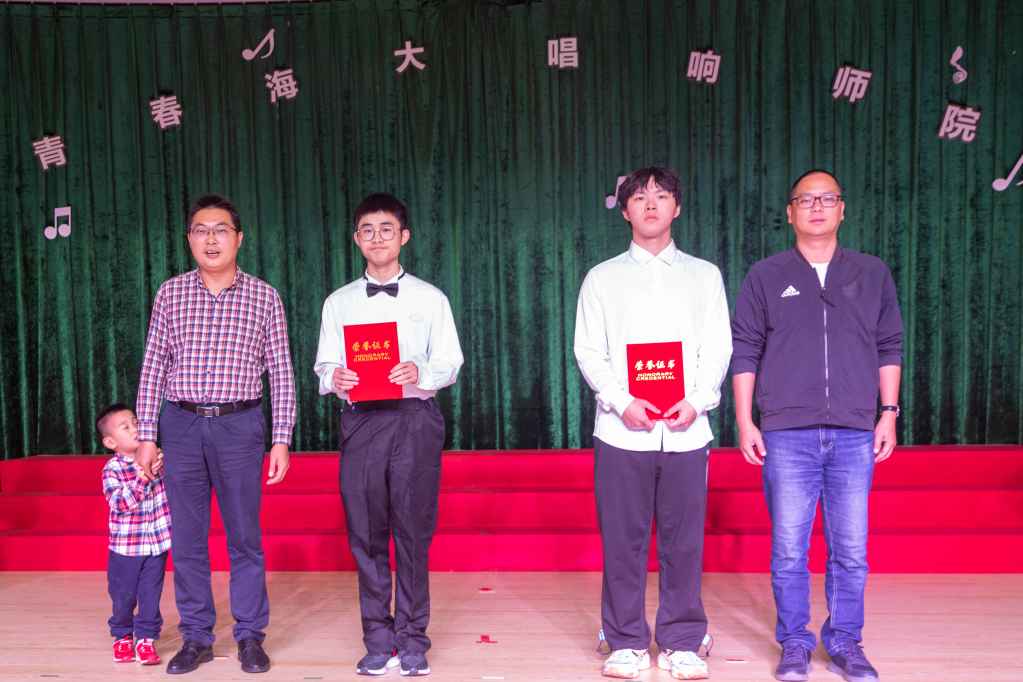 20220522红歌会(何轶佳+吴骏豪 6D2)-35.jpg