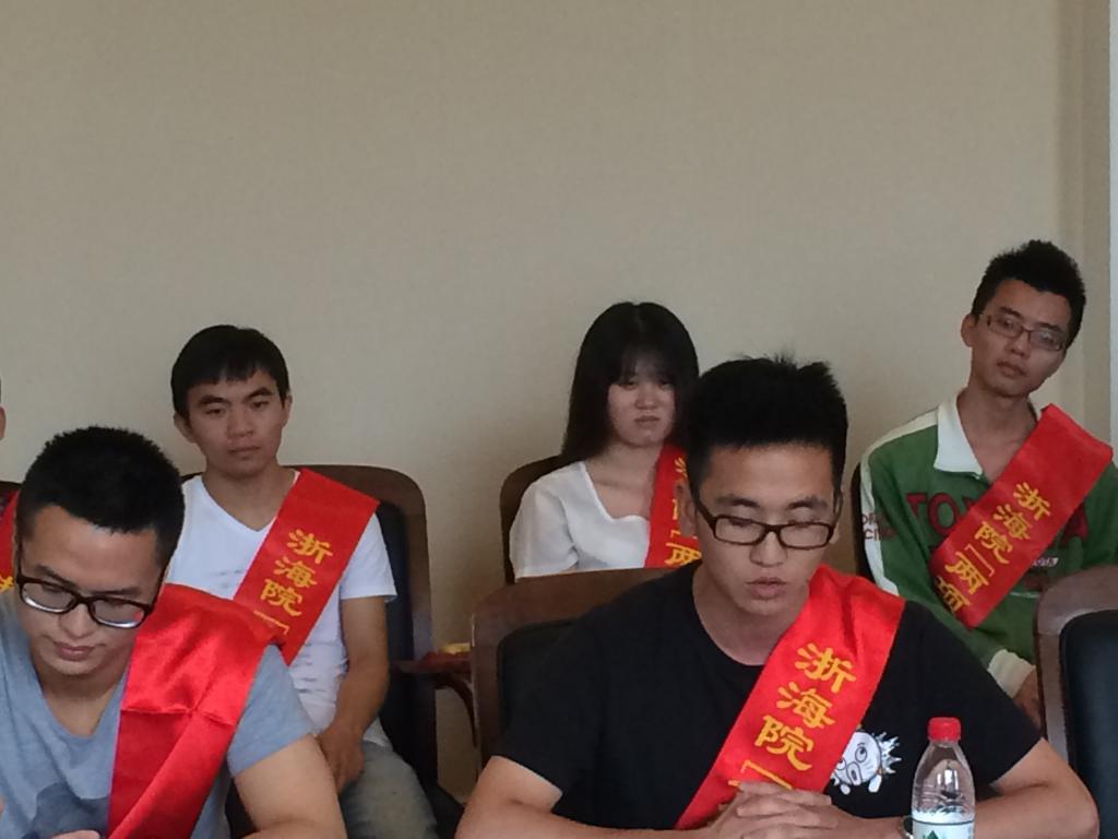 李彬彬同学作为2015年大学生两项计划志愿者代表发言